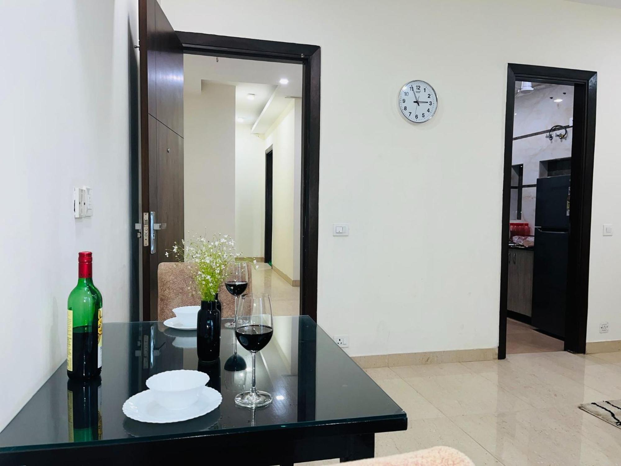 Bluo 1Bhk - Dlf Cybercity, Balcony, Lift, Parking Gurgaon Extérieur photo